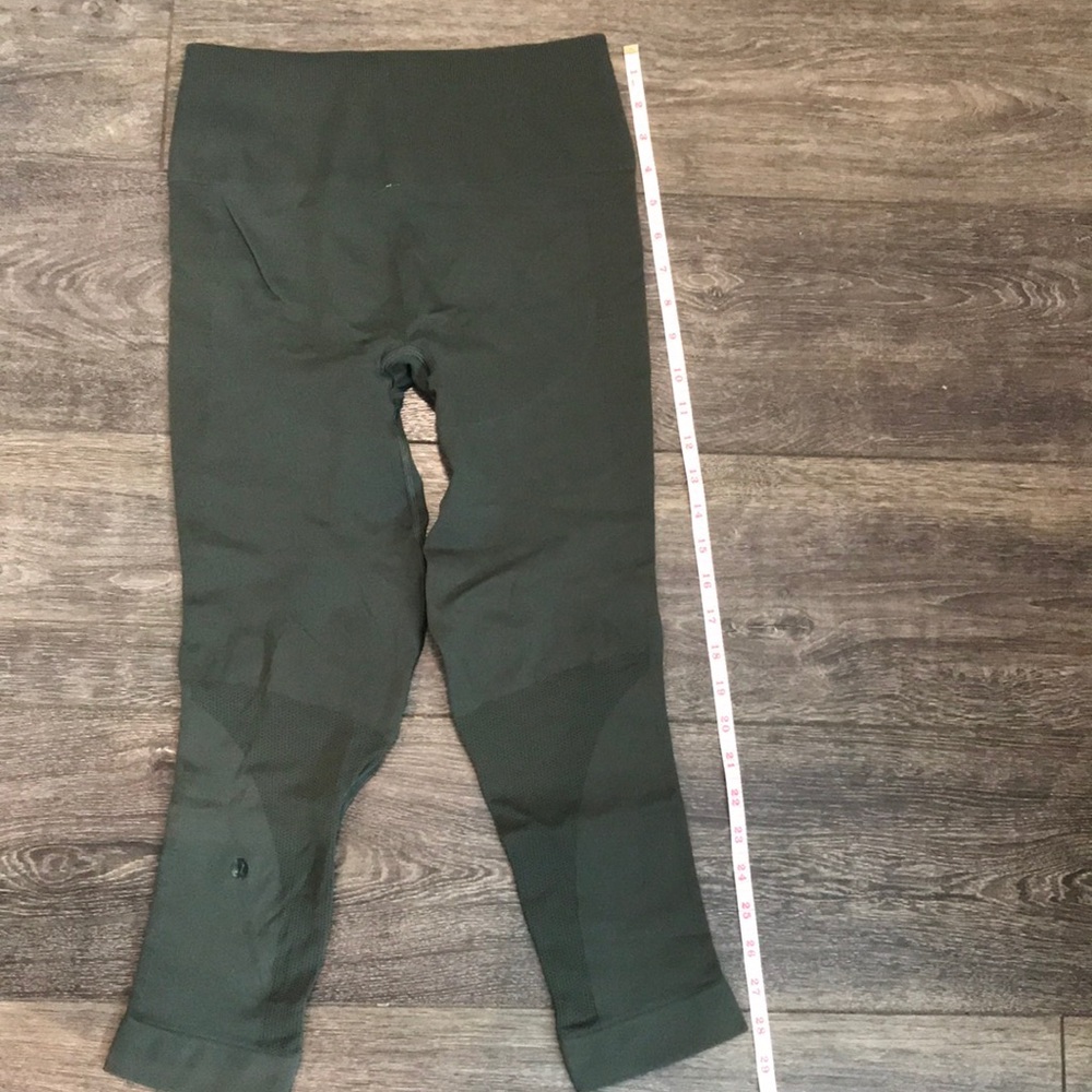 Lululemon Zone In Crop - Picture 6 of 9